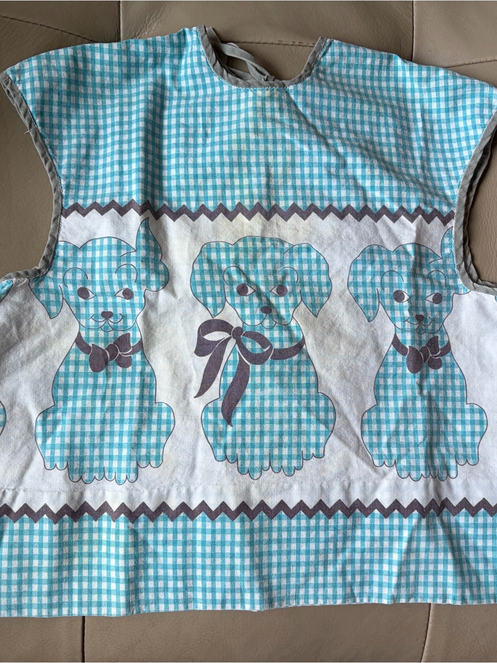 Blue Gingham Puppy Kids Smock - Unbranded. Comes with hanger.